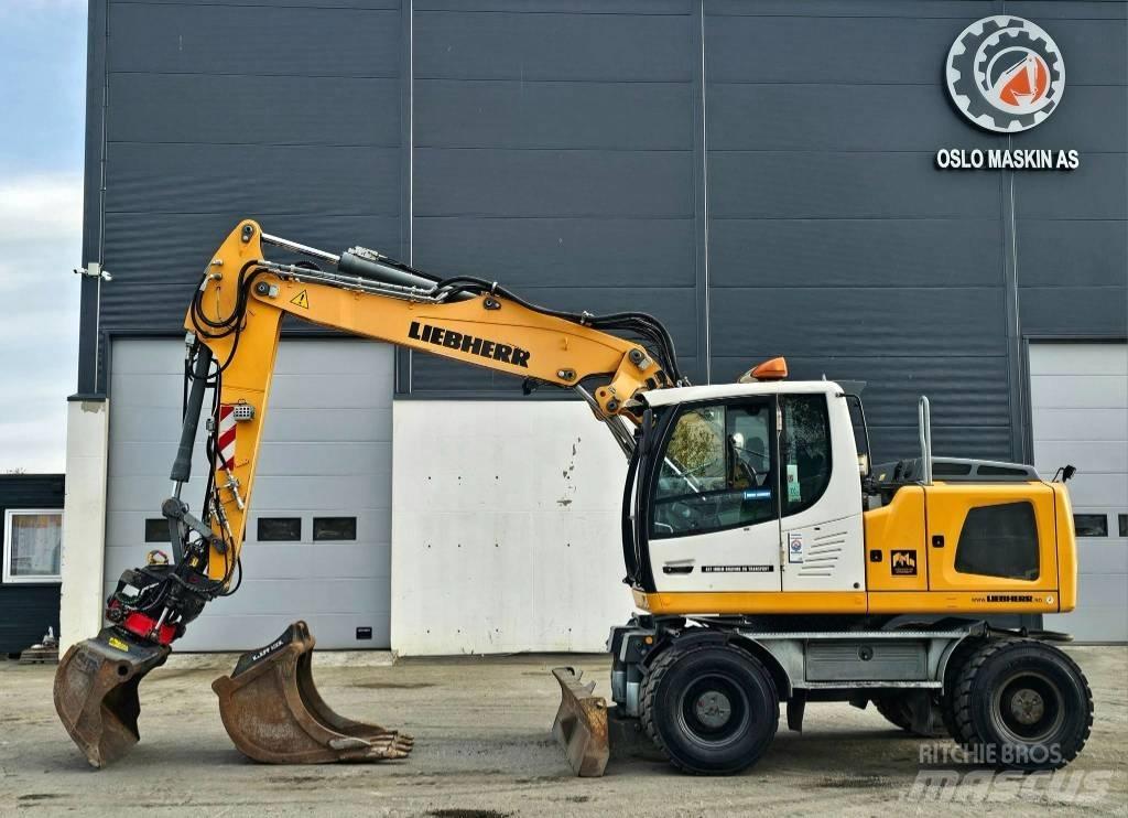 Liebherr A 916 Pelle sur pneus