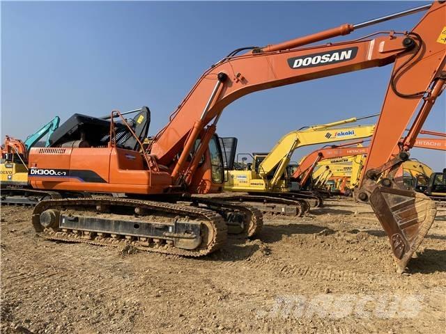 Doosan DH 300 Pelle sur chenilles