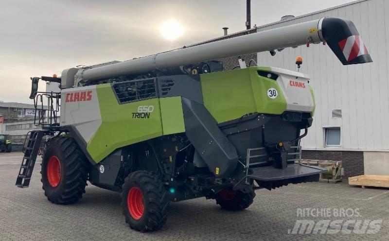 CLAAS TRION 650 Moissonneuse batteuse