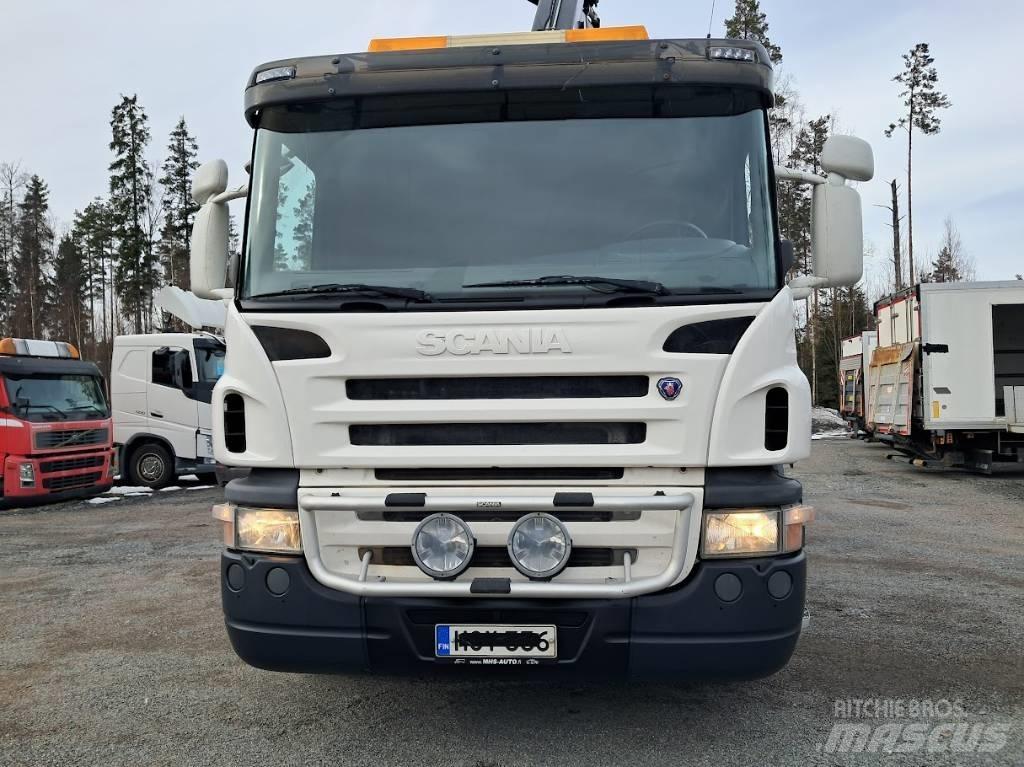 Scania P 340 Camion plateau ridelle avec grue