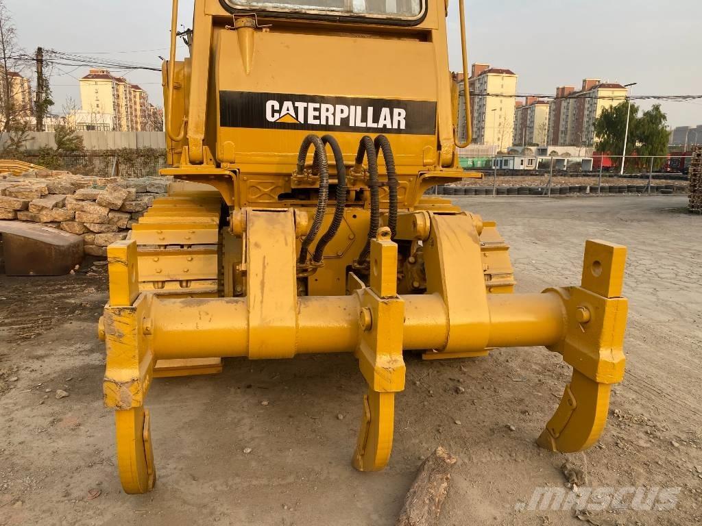 CAT D 6 D Bouteurs sur chenilles