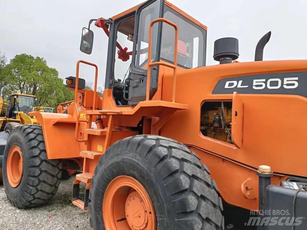 Doosan DL505 Chargeuse sur pneus