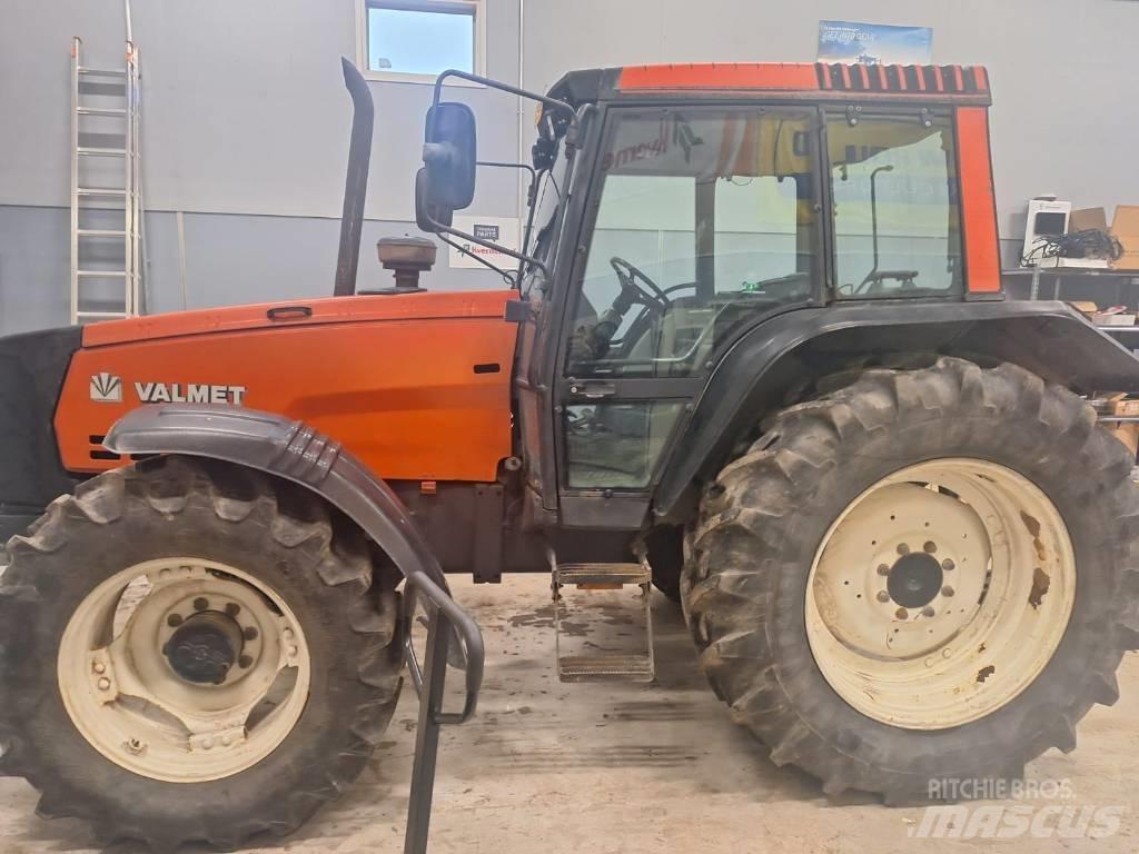 Valtra Valmet 8100E Tracteur