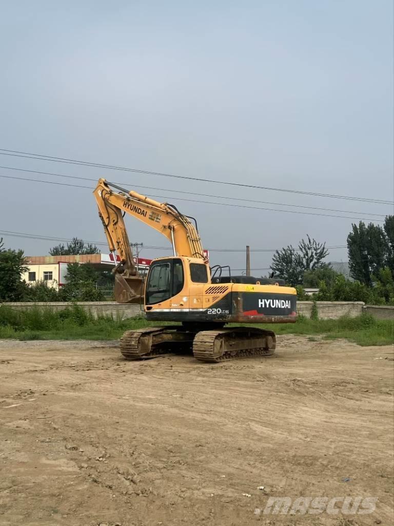 Hyundai R220-9S Pelle sur chenilles