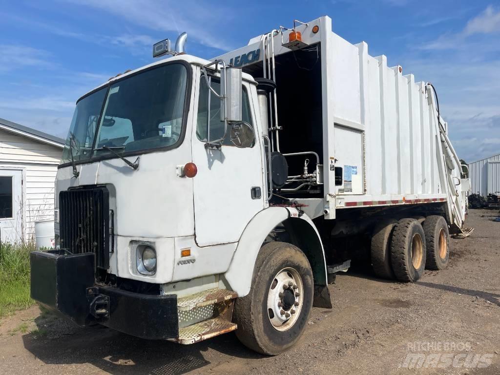 Volvo WX64 Camion poubelle