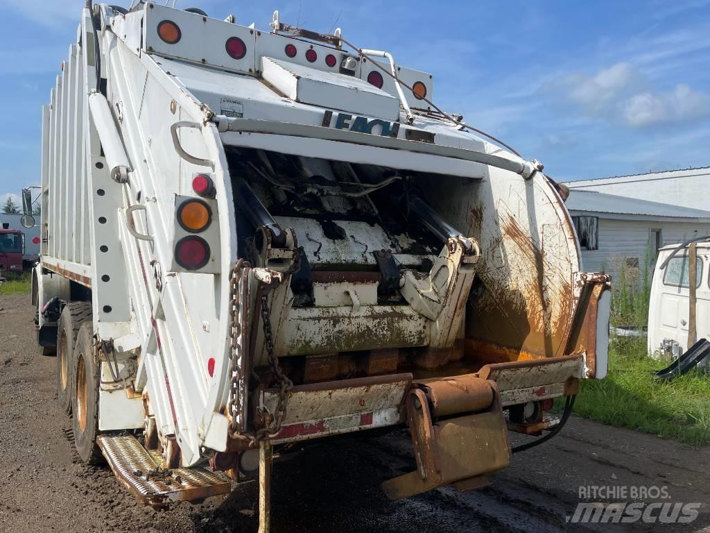 Volvo WX64 Camion poubelle