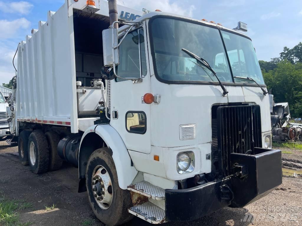 Volvo WX64 Camion poubelle