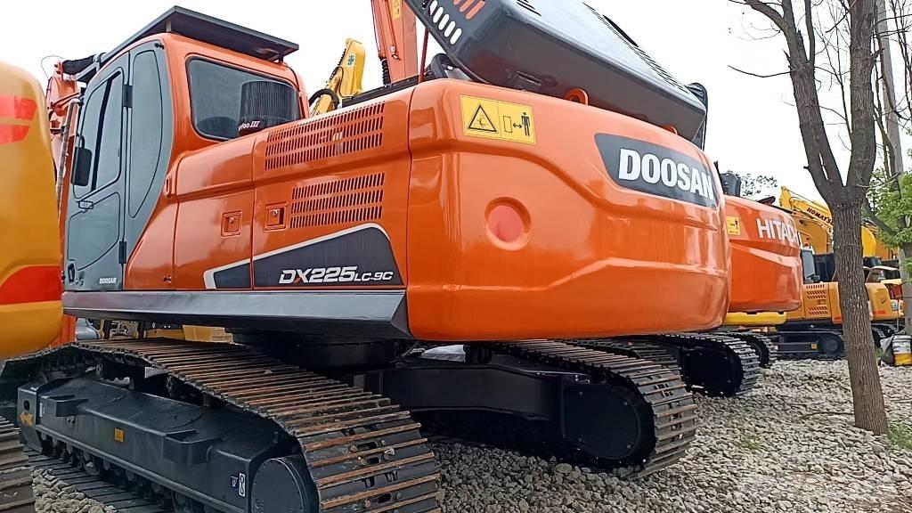 Doosan DX 225 LC Pelle sur chenilles