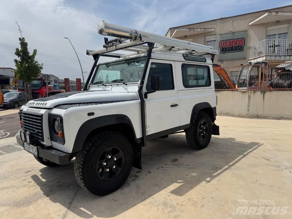 Land Rover Defender Voiture