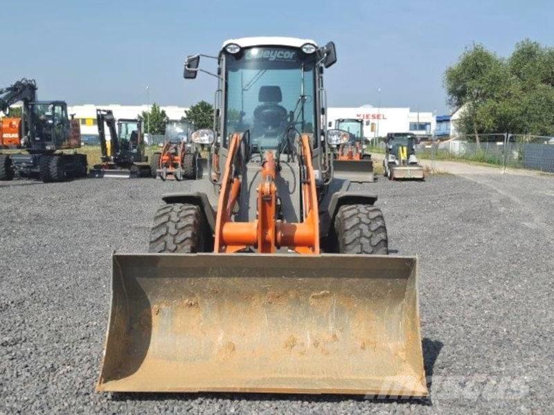 Atlas AR 480 Chargeuse compacte