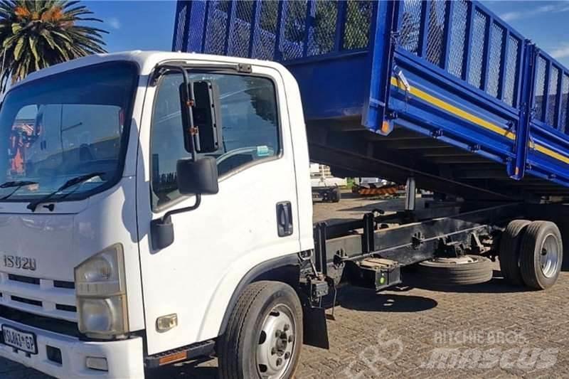 Isuzu NQR500 Autre camion