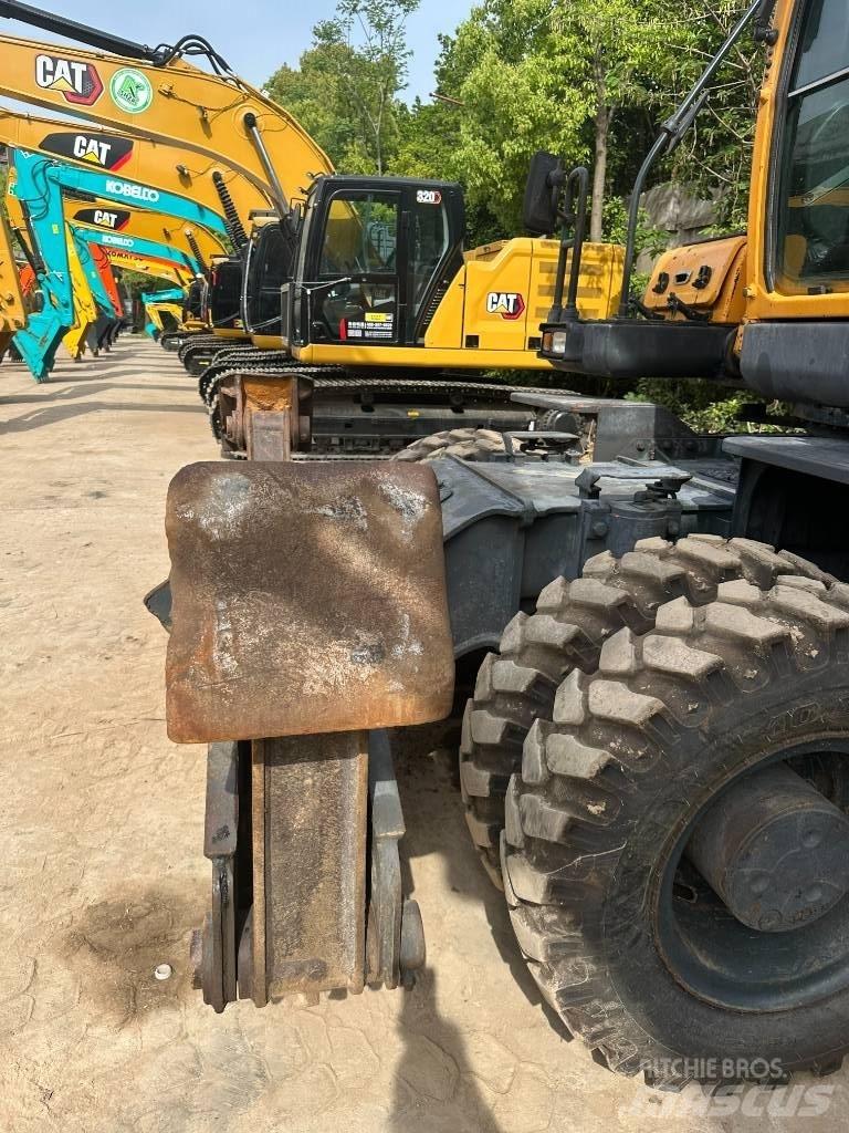 Hyundai R210W-9 Pelle sur pneus