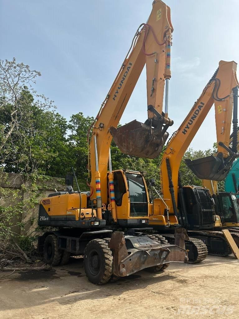 Hyundai R210W-9 Pelle sur pneus