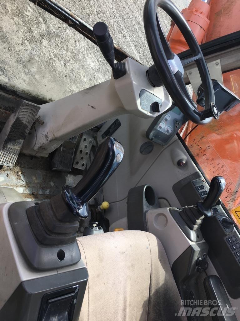 Fiat E175W Pelle sur pneus