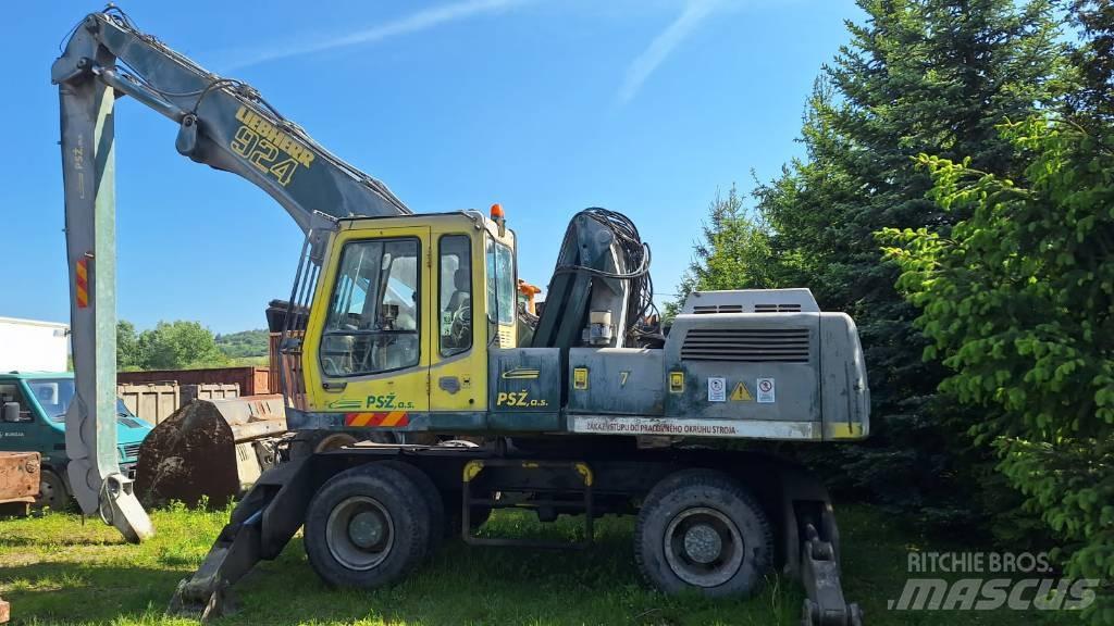 Liebherr A 924 Pelle sur pneus