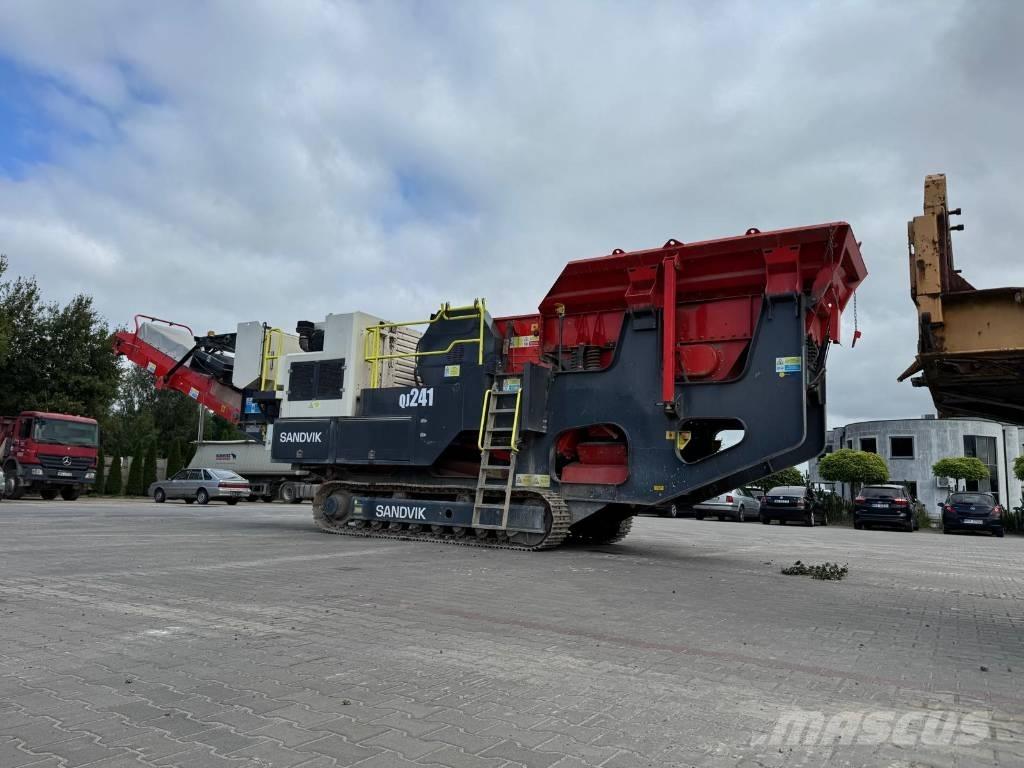 Sandvik QJ 241 Concasseur mobile
