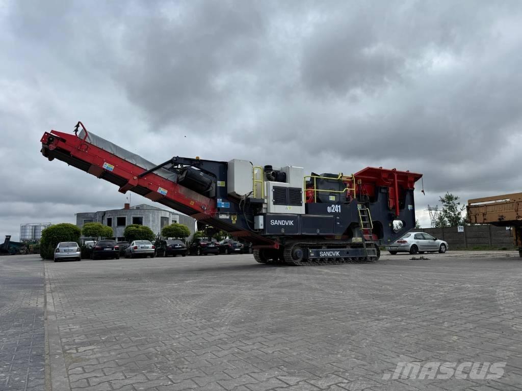 Sandvik QJ 241 Concasseur mobile