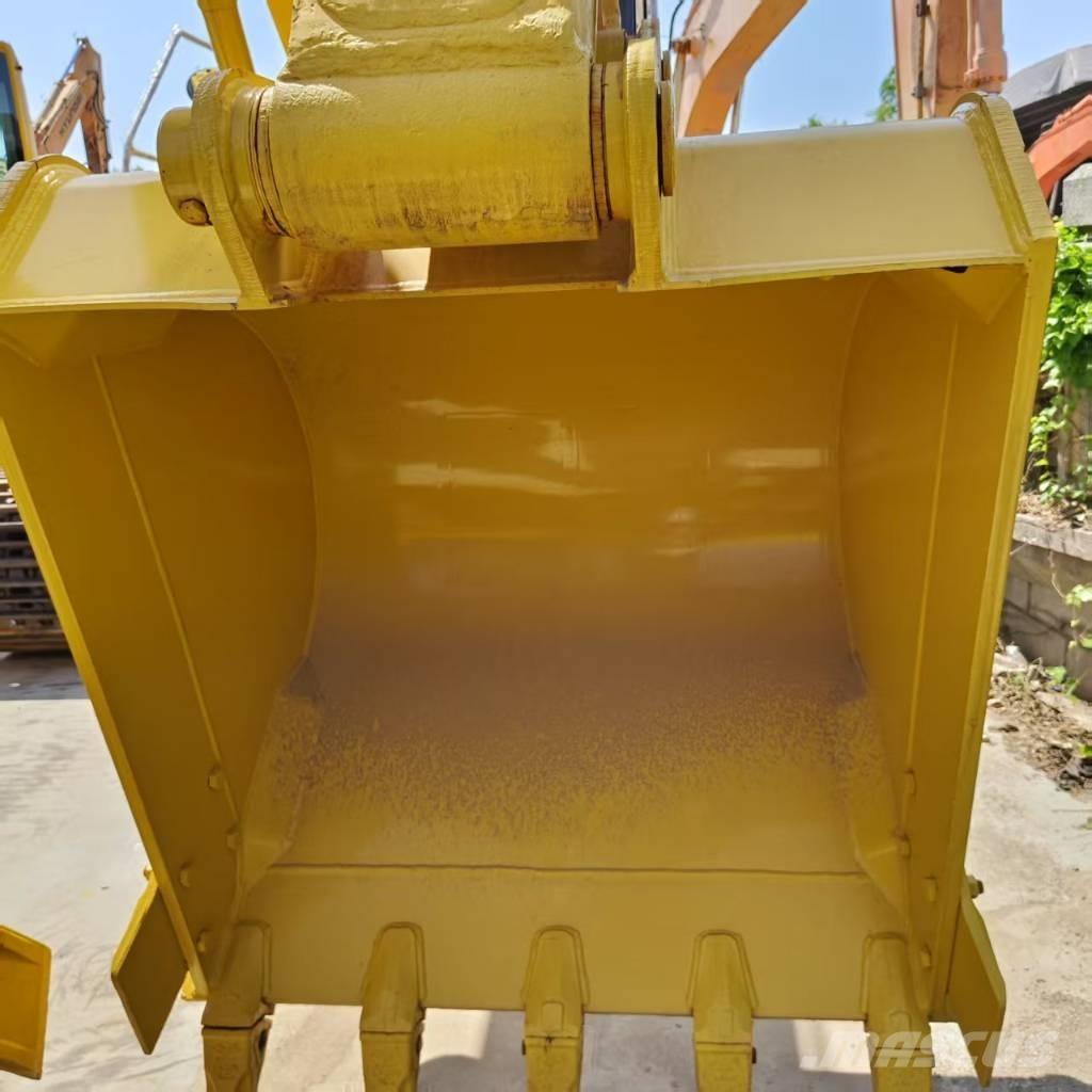 Komatsu PC 220-7 Pelle sur chenilles