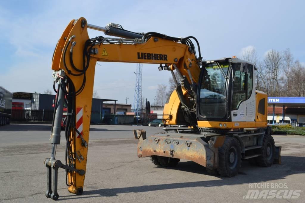 Liebherr A 918 Pelle sur pneus