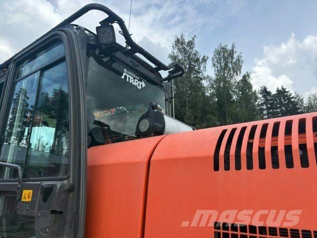 Hitachi ZX170W-3 Pelle sur pneus
