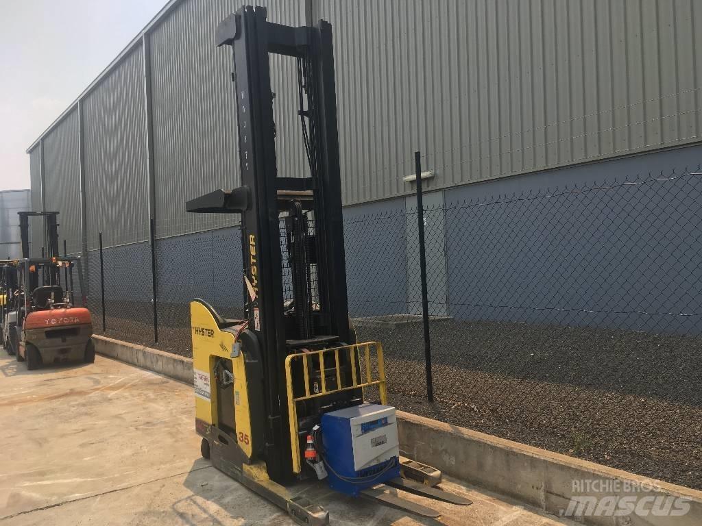 Hyster N35ZDR Chariot à mât rétractable