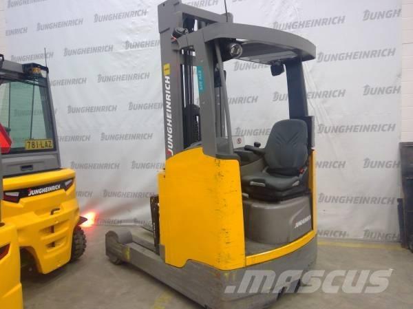 Jungheinrich ETV 325 Chariot à mât rétractable