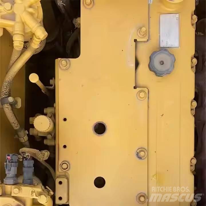 CAT 323 D2L Pelle sur chenilles