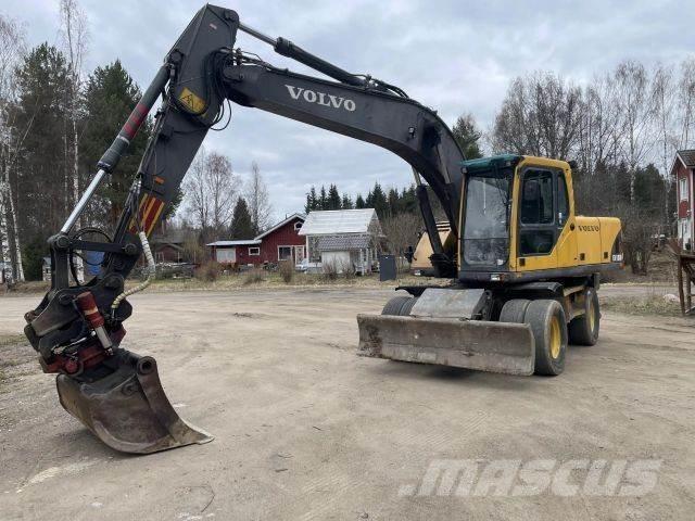 Volvo EW 180 B Pelle sur pneus