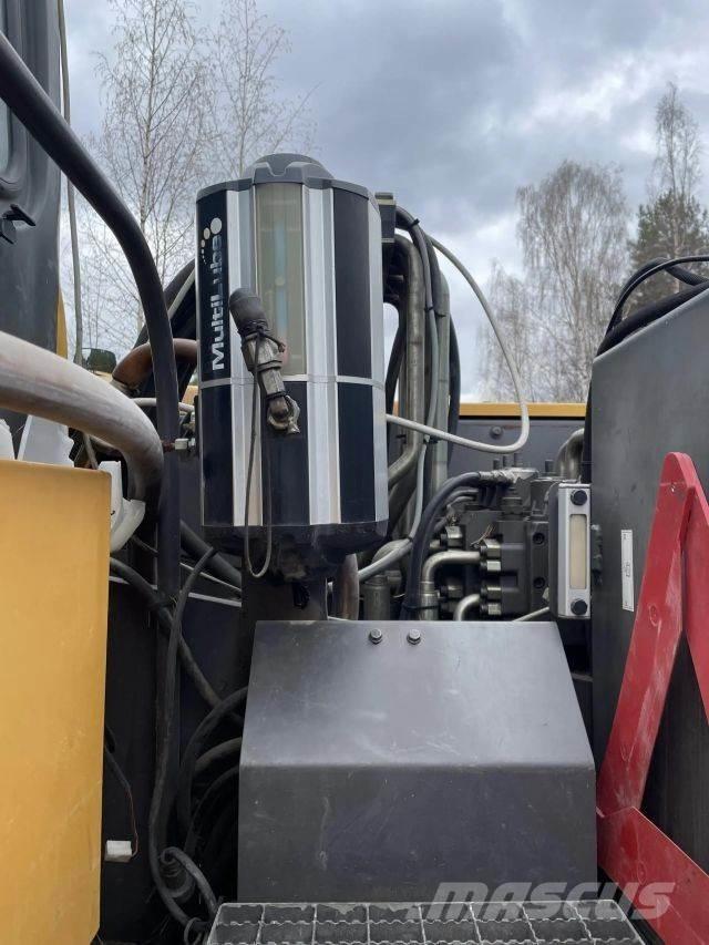 Volvo EW 180 B Pelle sur pneus