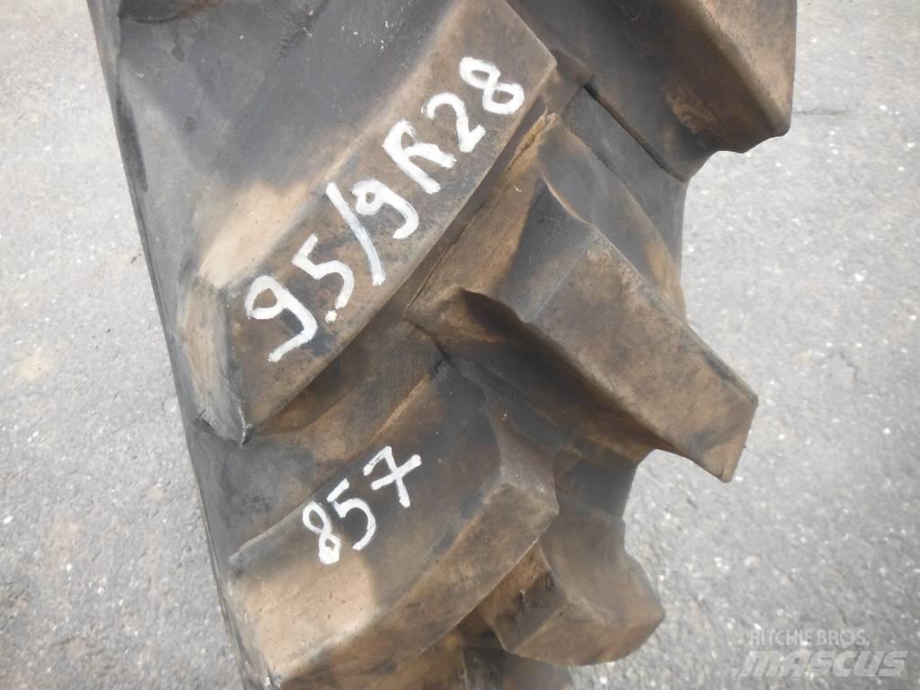 Michelin 9.5/9R28 Pneus, roues et jantes