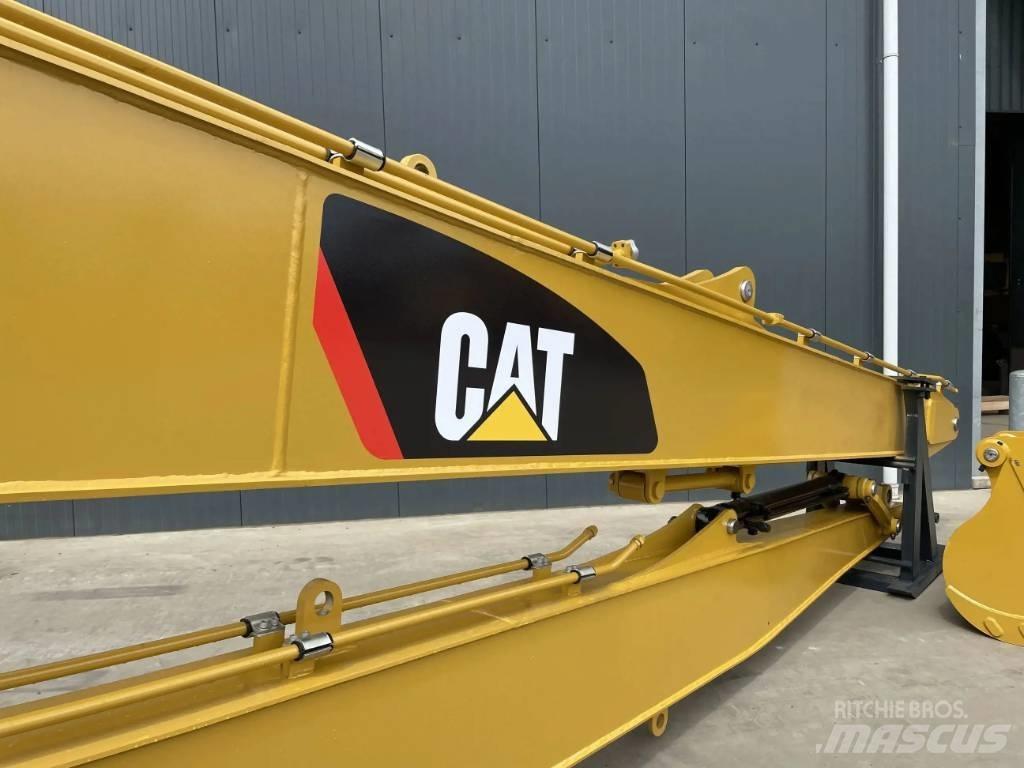 CAT 323E 18m Set Pelle rétro arrière