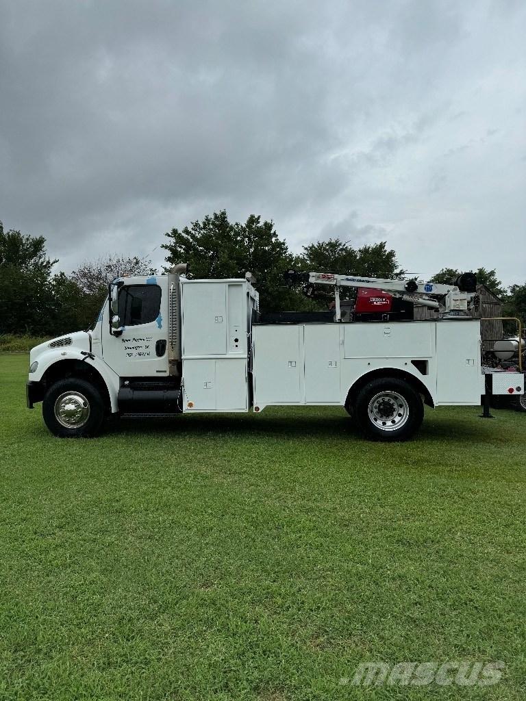 Freightliner M2 106 Camions et véhicules municipaux