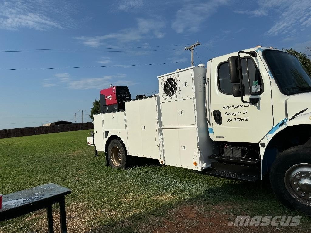Freightliner M2 106 Camions et véhicules municipaux