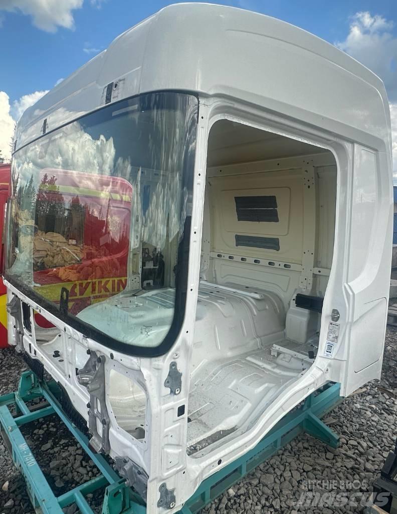 Scania P 370 Cabines