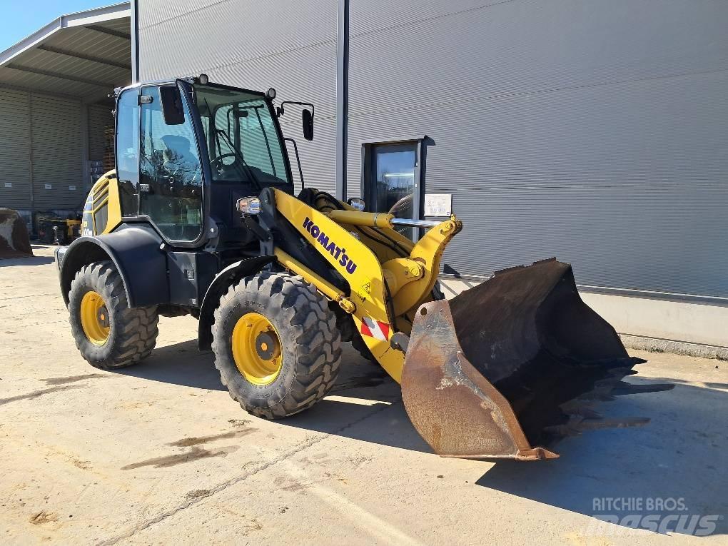 Komatsu WA100M-8 Chargeuse sur pneus