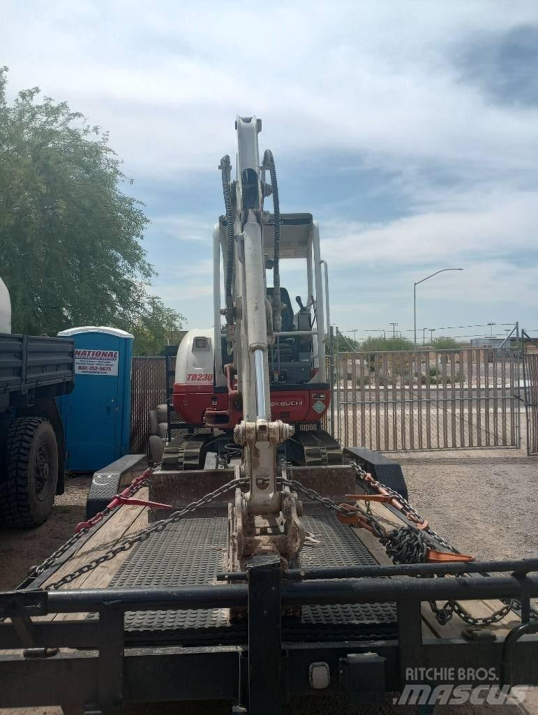 Takeuchi TB230RA Accessoires et pièces pour foreuse