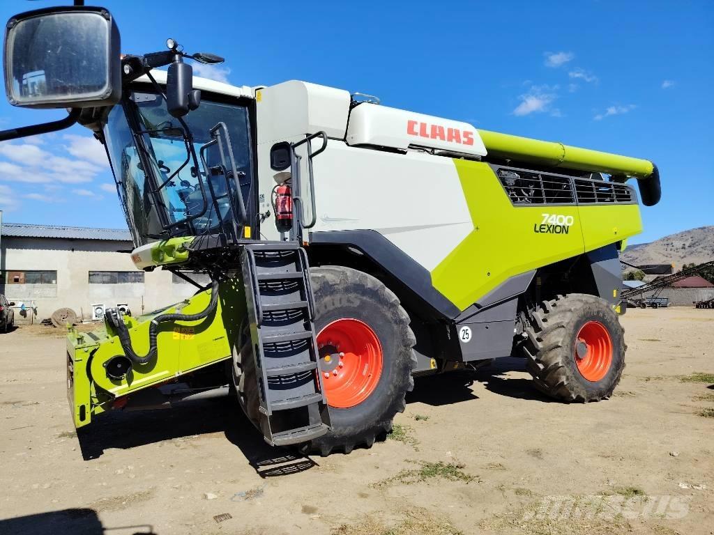 CLAAS Lexion 7400 Moissonneuse batteuse