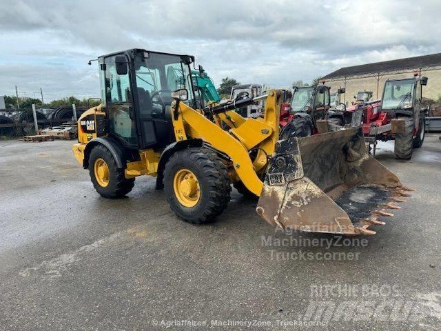 CAT 906 Chargeuse sur pneus
