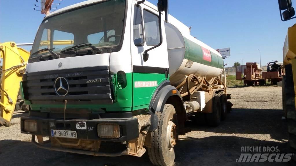 Mercedes-Benz 2024 Camion benne