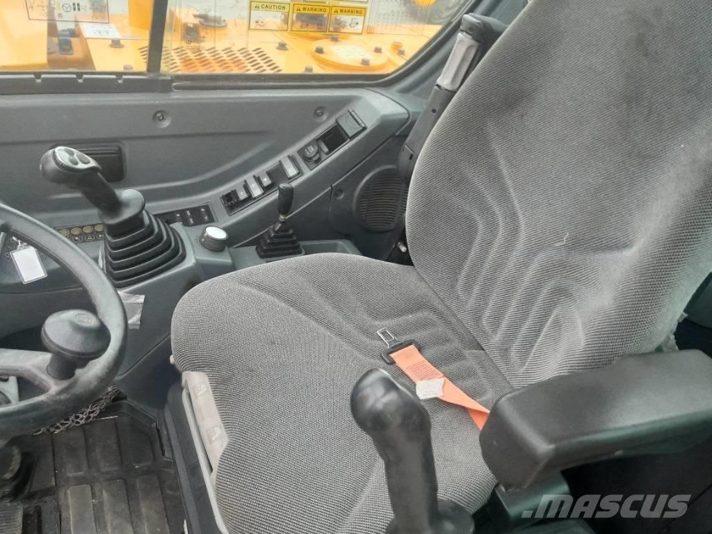 Hyundai R55 W-9 Pelle sur pneus