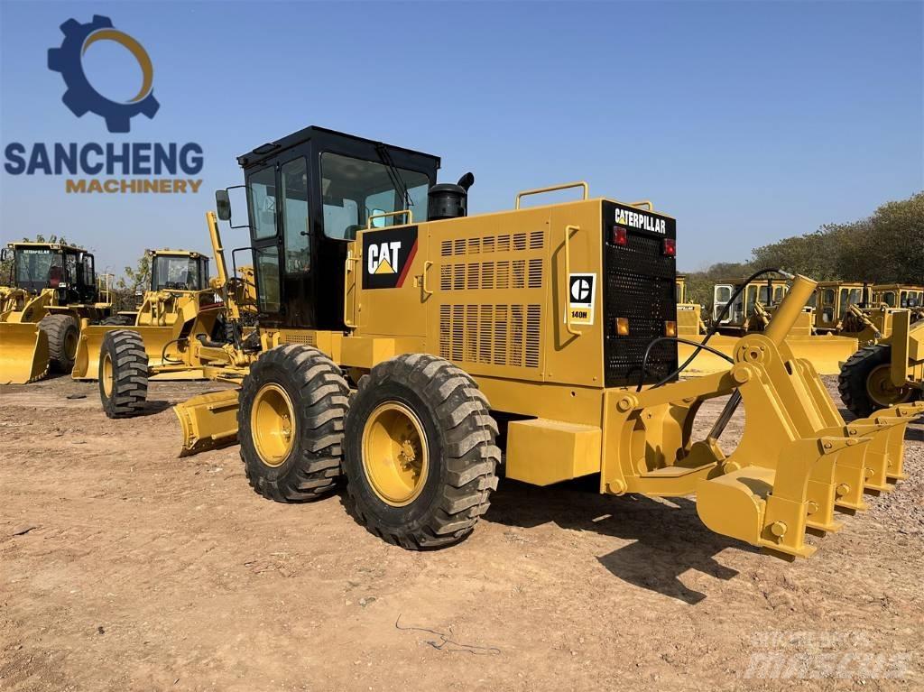CAT 140H Niveleuse