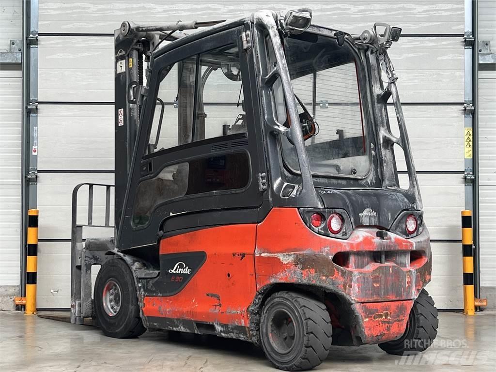 Linde E30L-01 Chariots élévateurs électriques