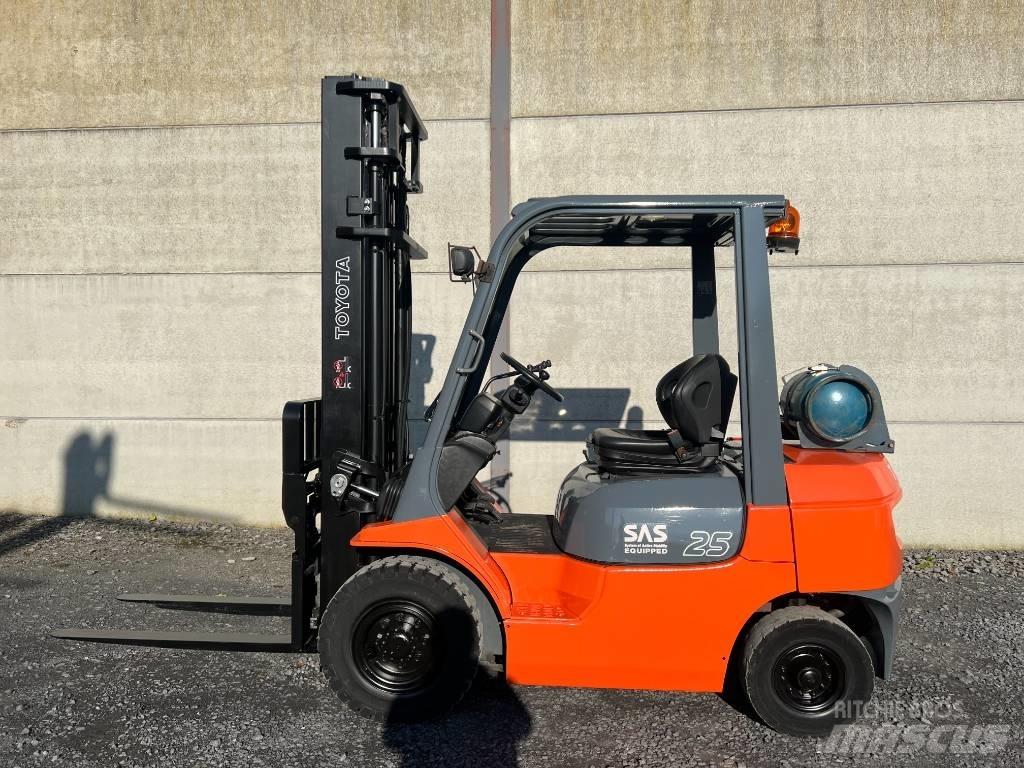 Toyota 42-7FGF25 Chariots GPL