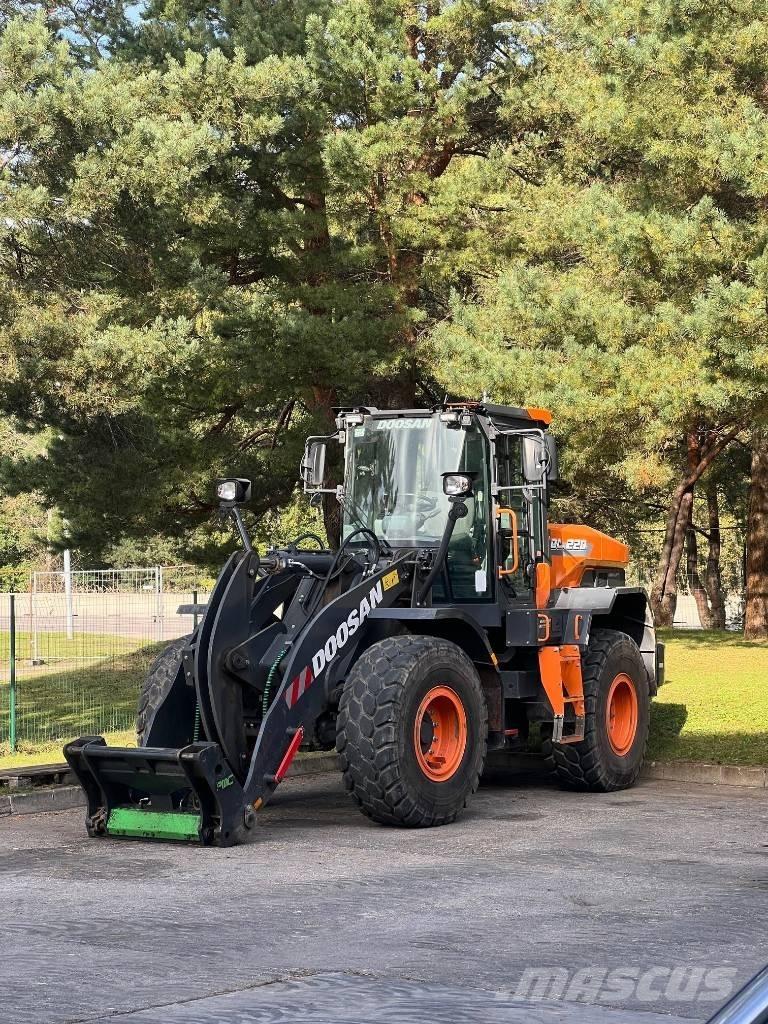 Doosan DL 220-7 Chargeuse sur pneus