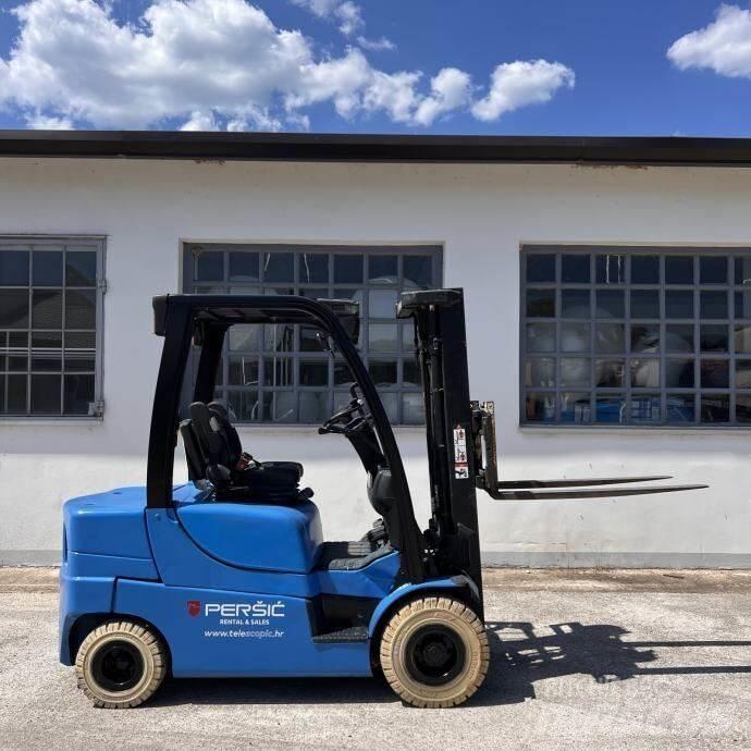 Yale GDP25LX Chariots diesel