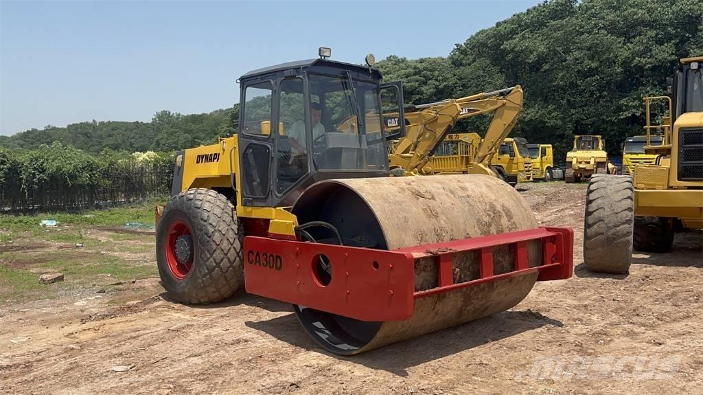 Dynapac CA 30 D Rouleaux monocylindre