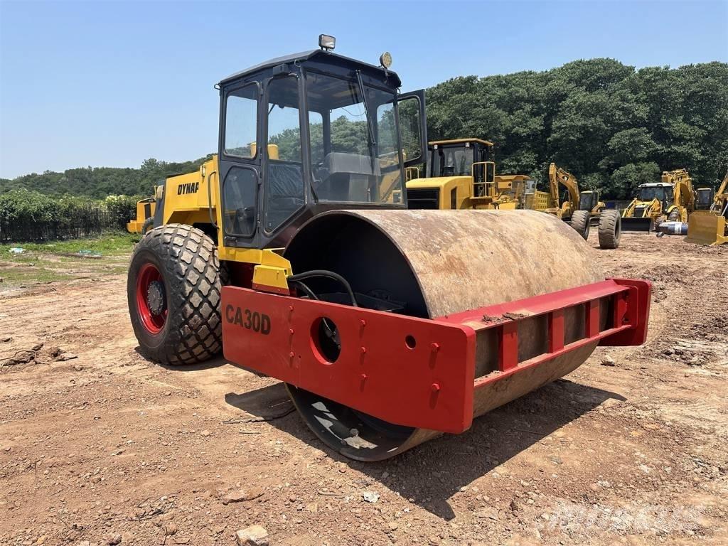 Dynapac CA 30 D Rouleaux monocylindre