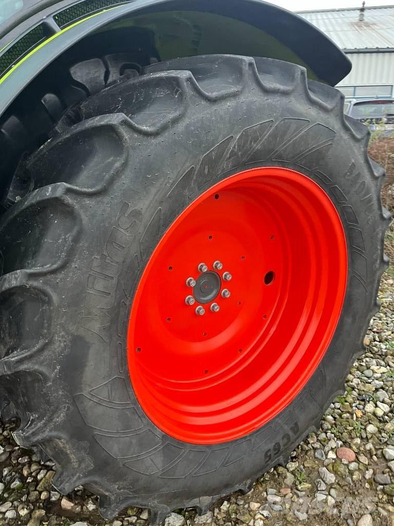 CLAAS Arion 450 CIS Tracteur