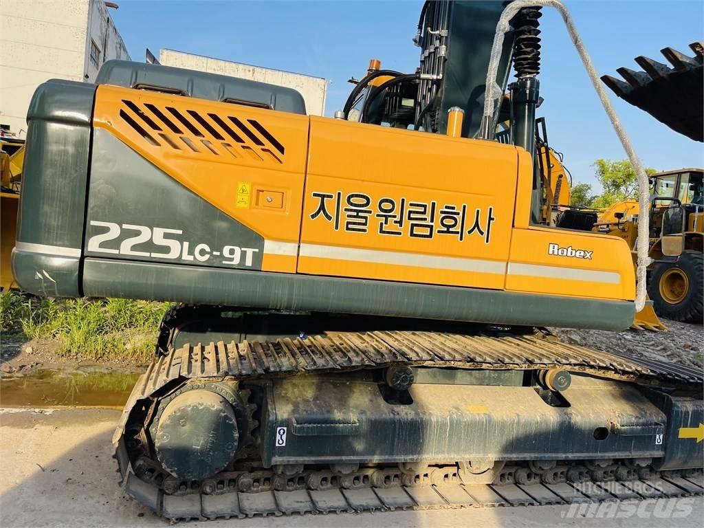 Hyundai 225 lc 9t Pelle sur chenilles