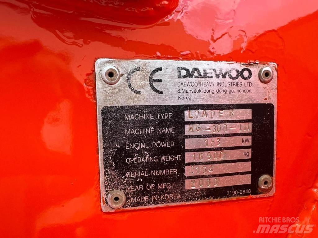 Daewoo Mega 300 III Chargeuse sur pneus